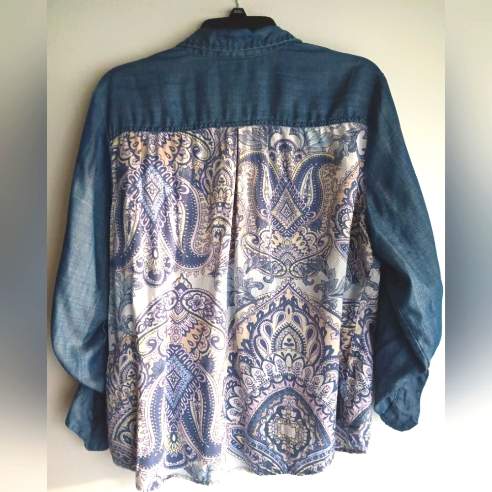 3 For $13🧡Chico's Denim and Paisley Casual Shirt - Picture 2 of 3